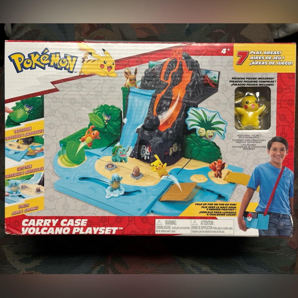 Pokémon CARRY CASE VOLCANO PLAYSET. Pikachu Figure Included! 2022 Pokémon. NIB